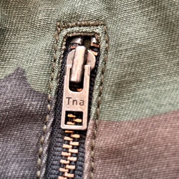 Tna Aritzia Alix Pant High Waisted Elastic Cuff Green Camo Joggers Small - Picture 7 of 9